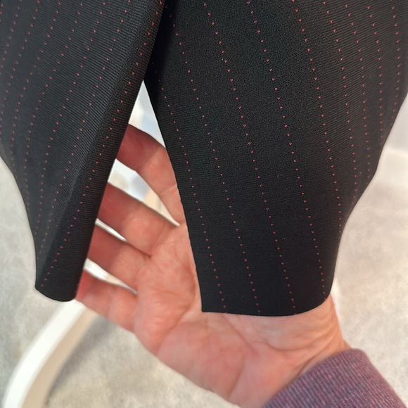 GARFIELD & MARKS Black and red pinstripe Suit  size 4 - Picture 8 of 16